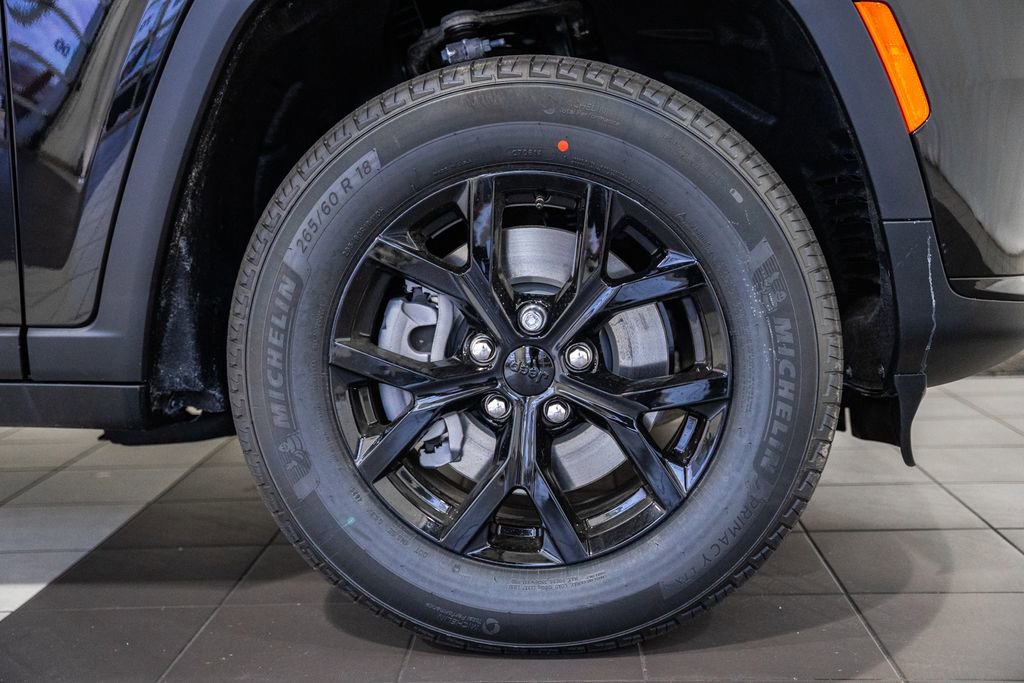 New 2025 Jeep Grand Cherokee L Altitude image 12