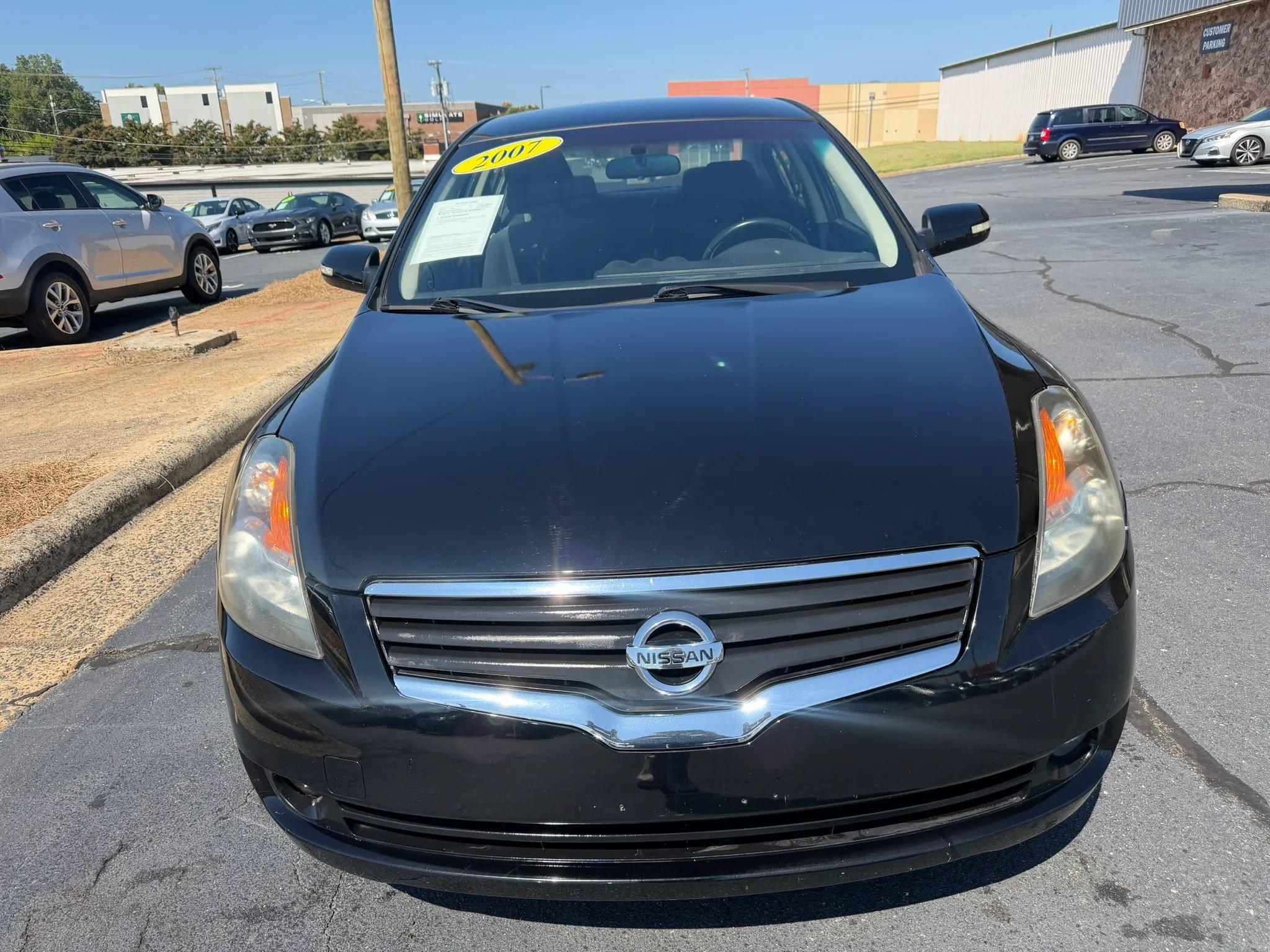 Used 2007 Nissan Altima 3.5 SE w/ Technology Pkg FWD image 2