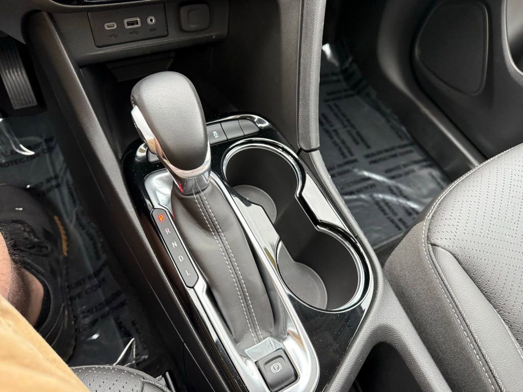 Used 2023 Buick Encore GX Essence w/ Experience Buick Package image 34