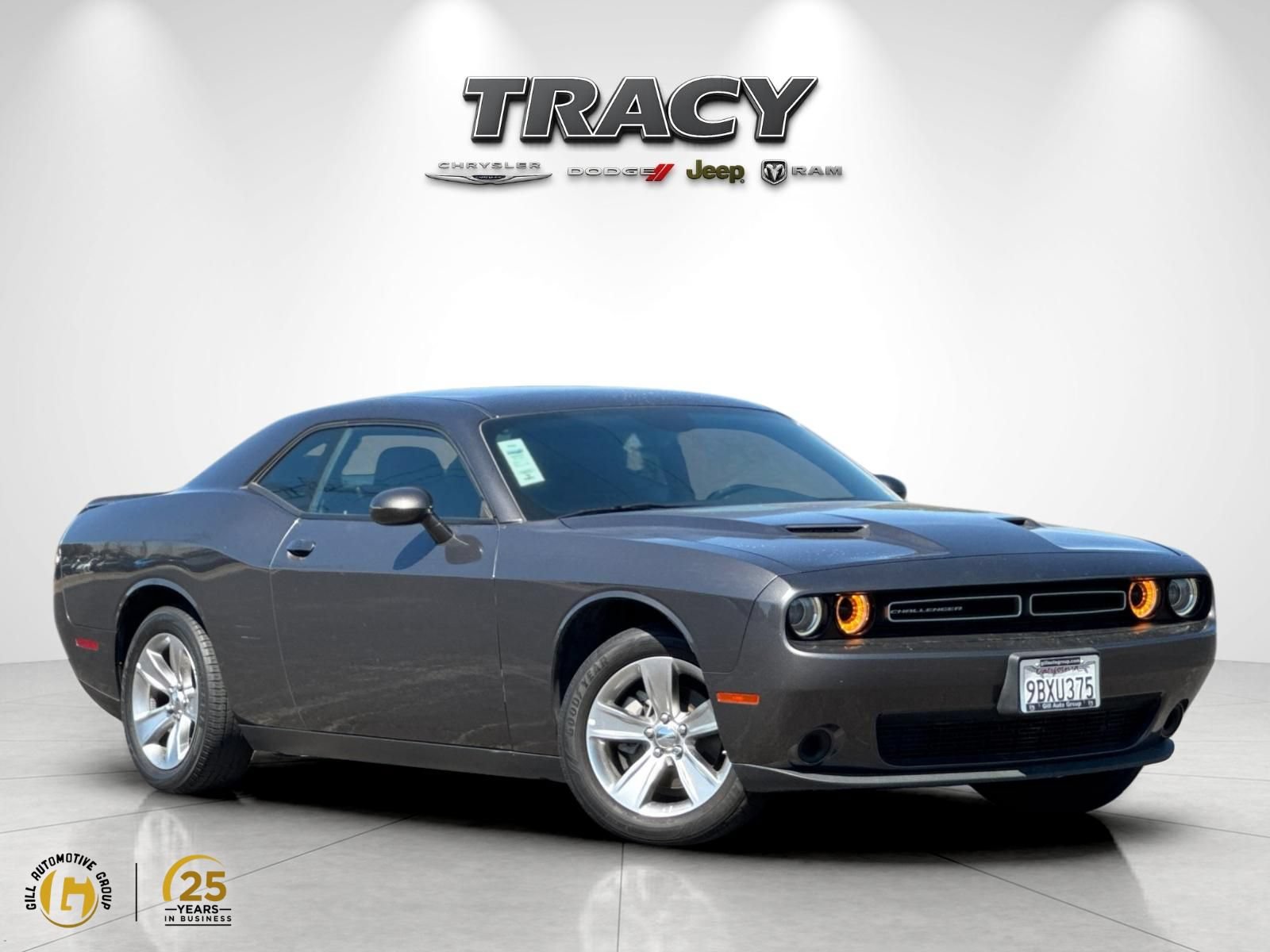 Used 2022 Dodge Challenger SXT RWD image 1