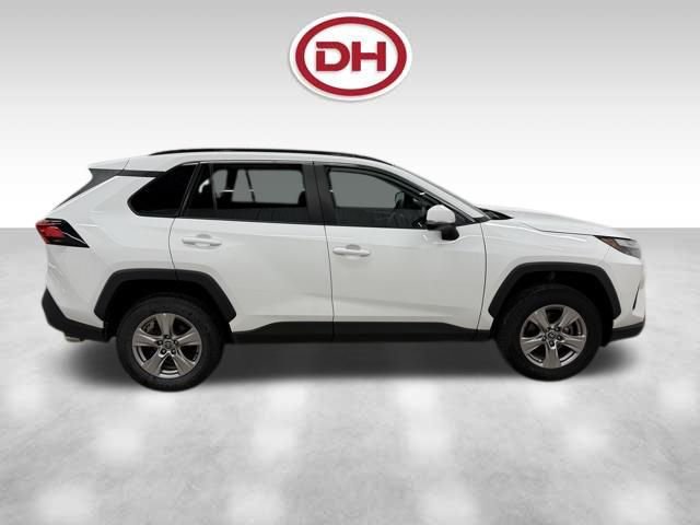 Used 2022 Toyota RAV4 XLE image 2
