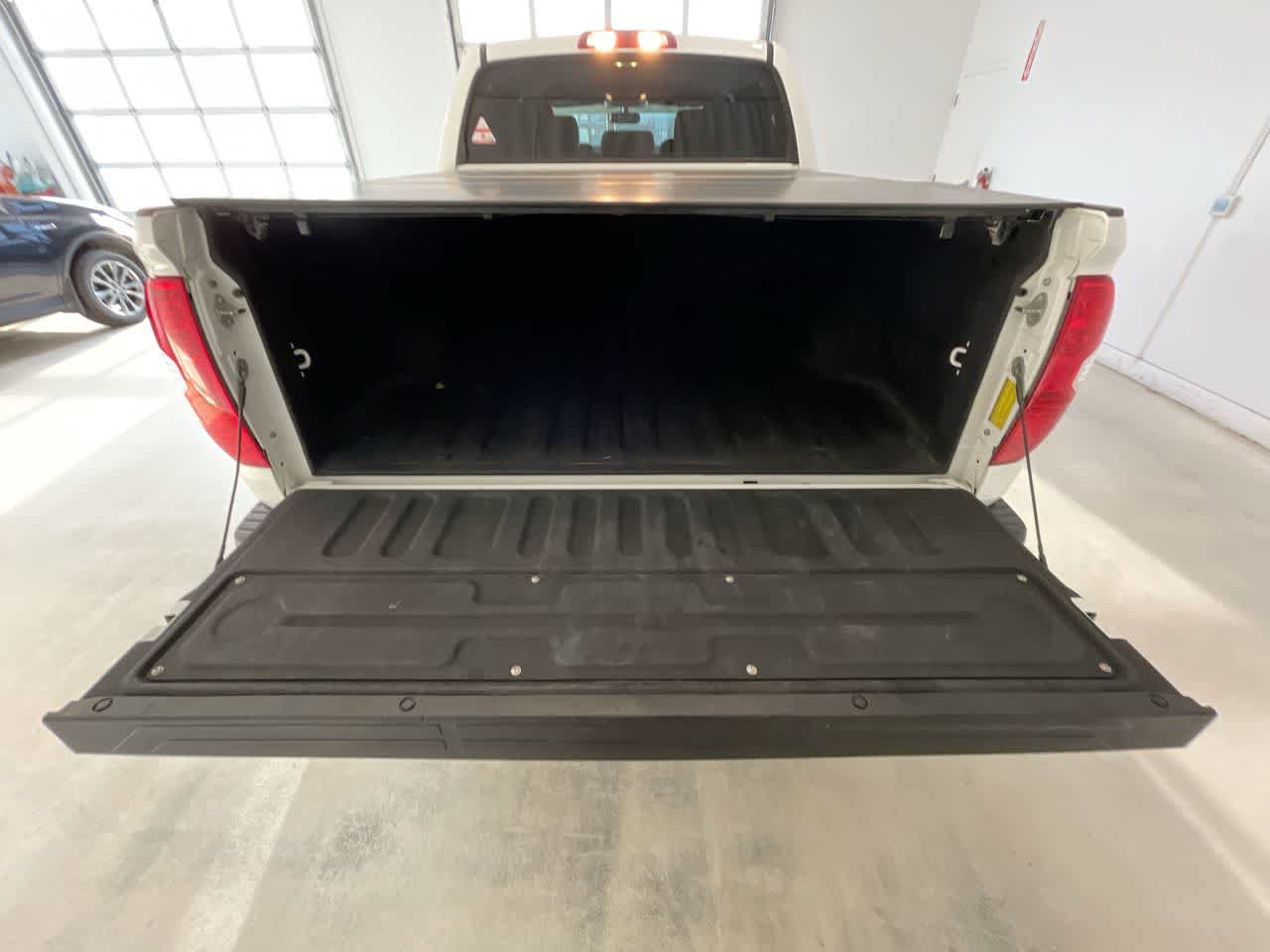 Used 2016 Toyota Tundra SR5 w/ SR5 Upgrade Package AWD/4WD image 22