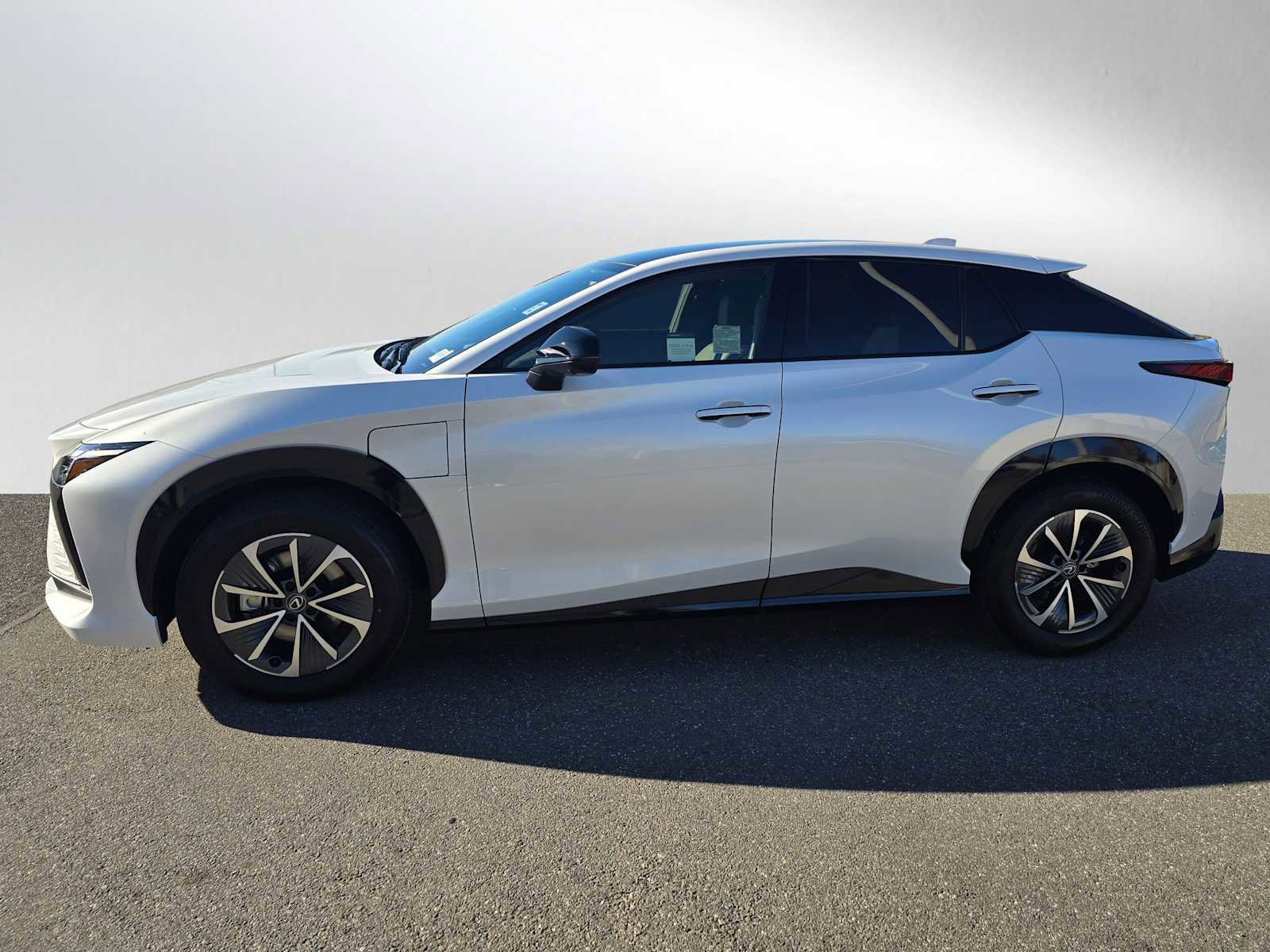 Used 2023 Lexus RZ 450e Premium image 6