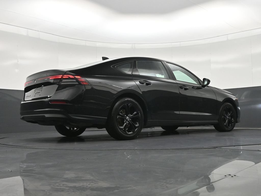Used 2025 Honda Accord SE image 28