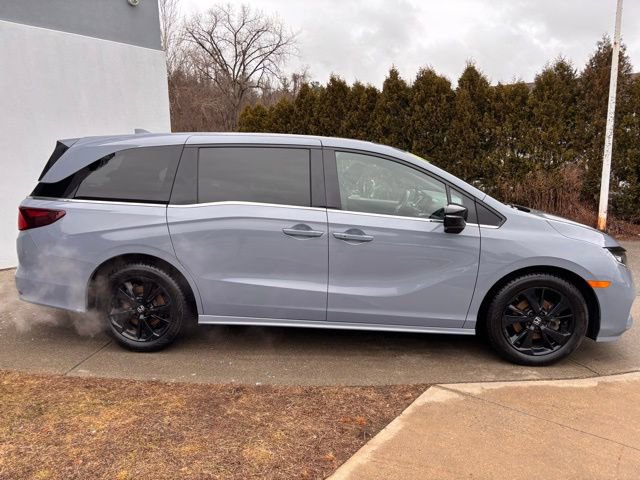 Used 2024 Honda Odyssey Sport image 2