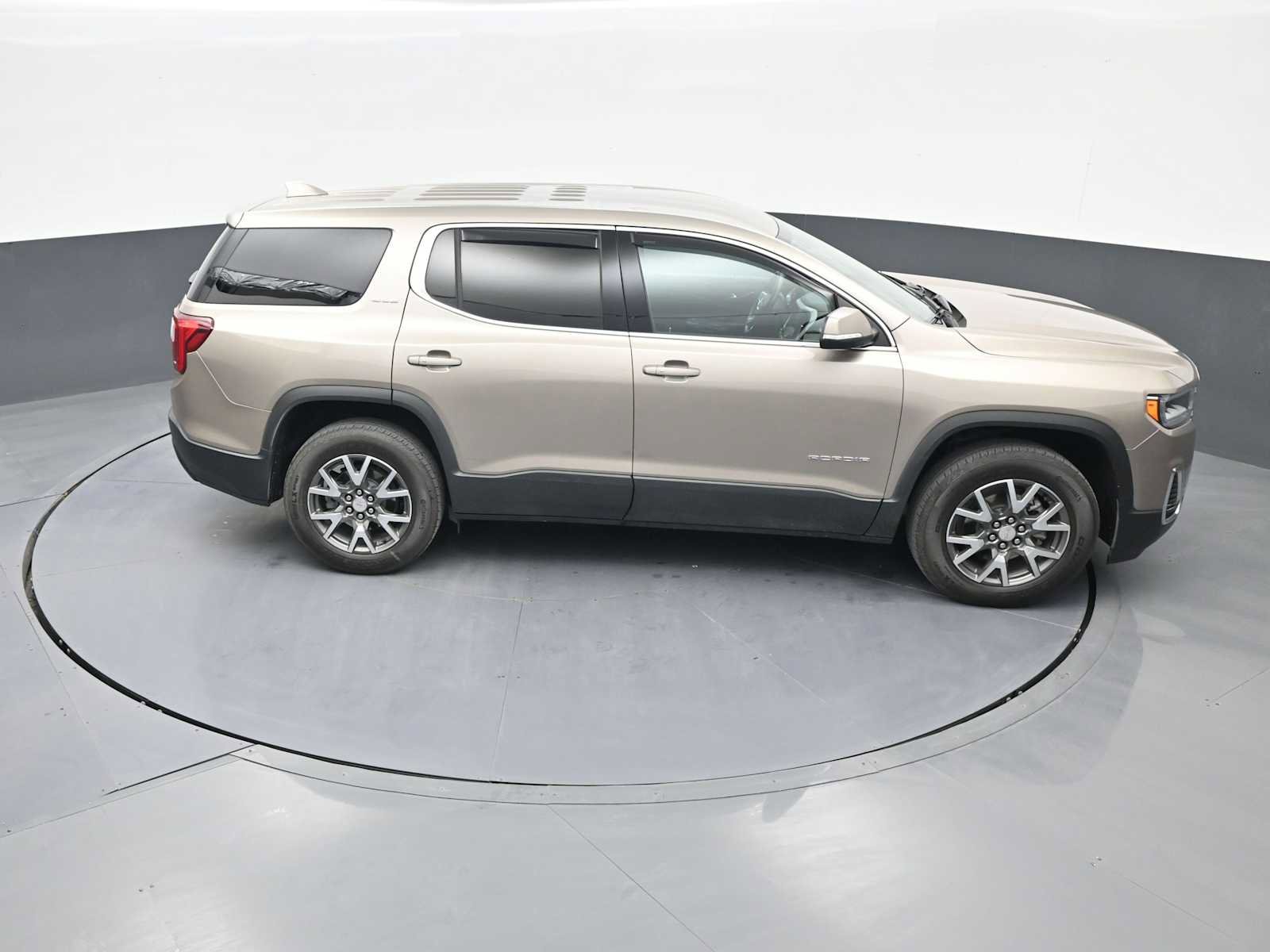 Used 2023 GMC Acadia SLE image 34