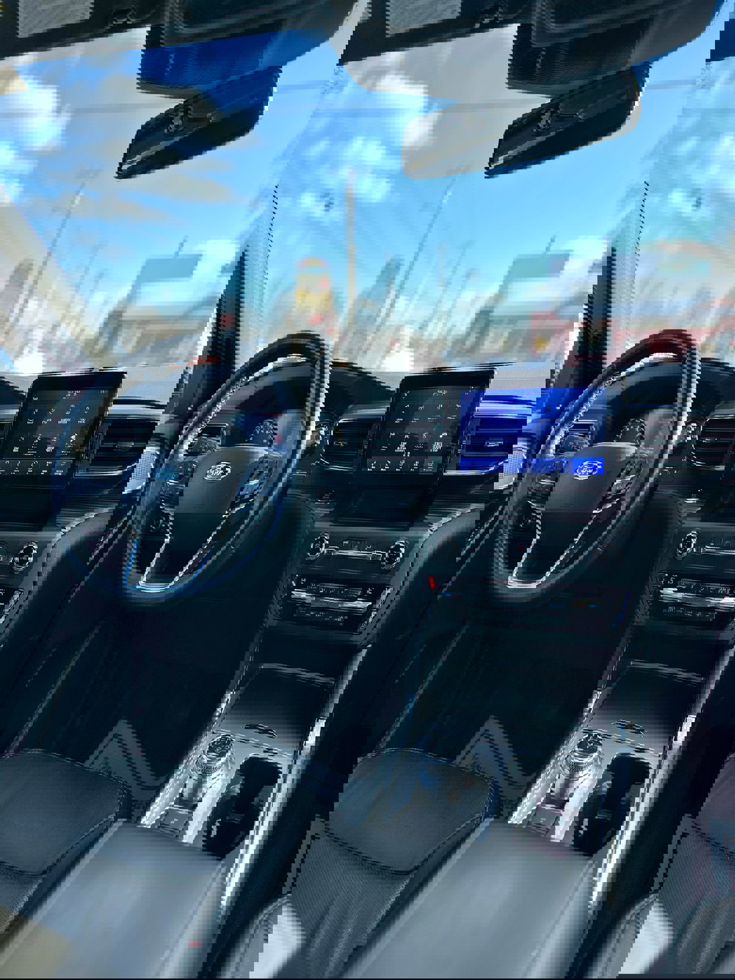 Used 2020 Ford Explorer Limited image 23