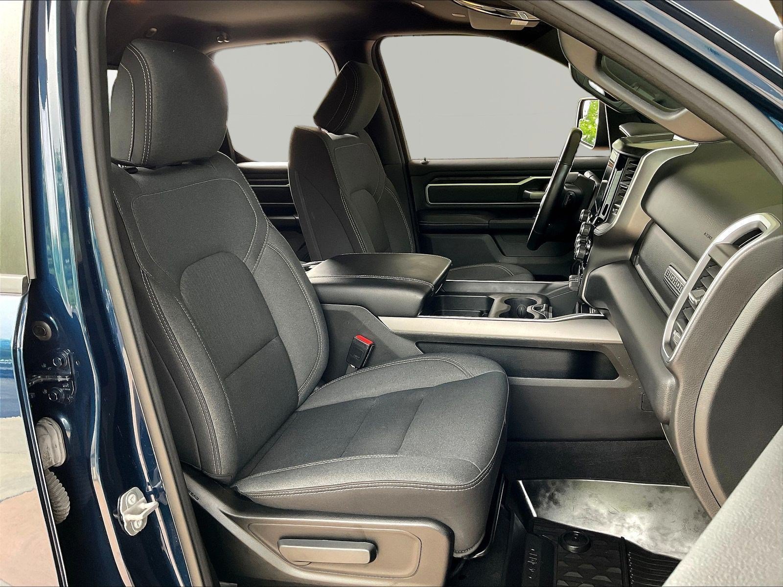 Used 2022 RAM 1500 Big Horn AWD/4WD image 30