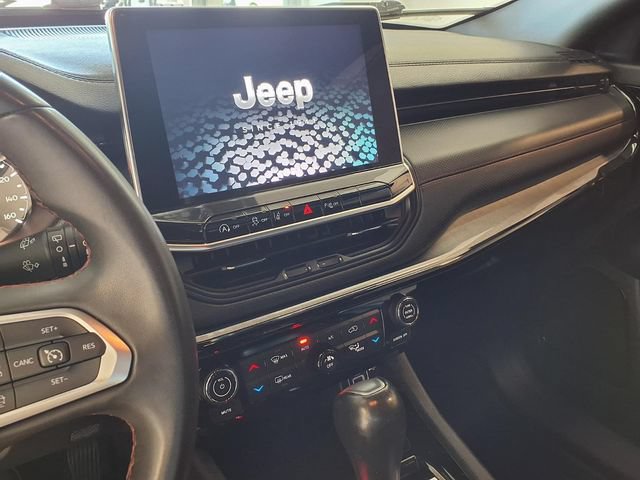 Used 2023 Jeep Compass Trailhawk AWD/4WD image 11
