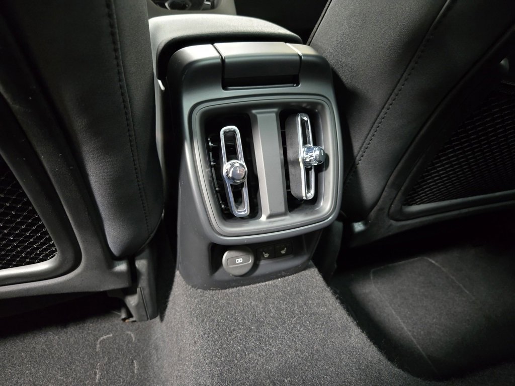 Used 2022 Polestar Polestar 2 w/ Performance Package image 33