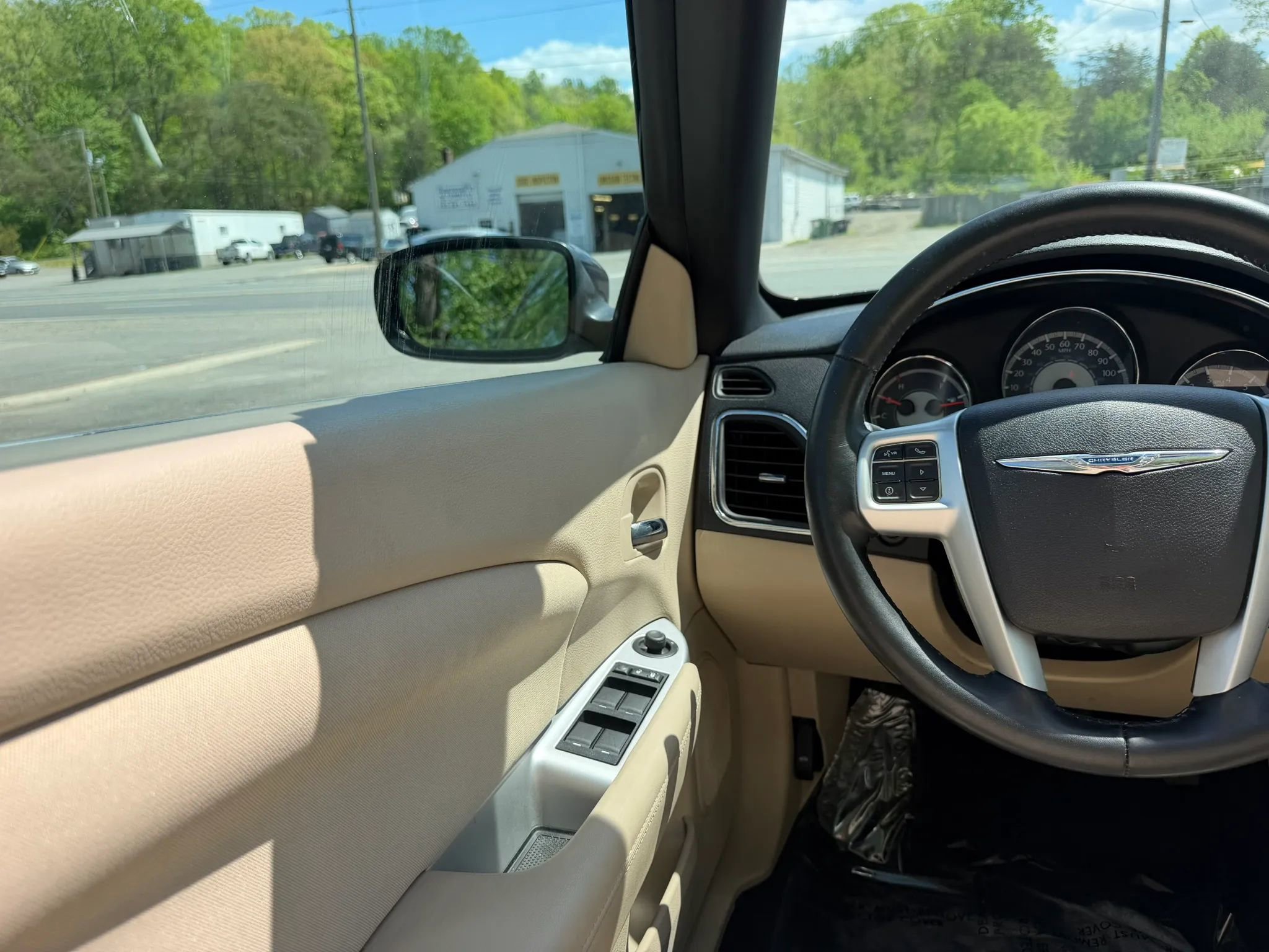 Used 2014 Chrysler 200 Touring FWD image 29