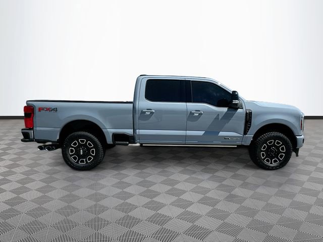 Used 2025 Ford F250 Platinum w/ FX4 Off-Road Package image 4