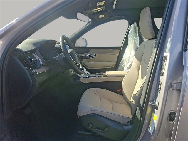 New 2026 Volvo XC90 B6 Plus w/ Protection Package Premier image 7