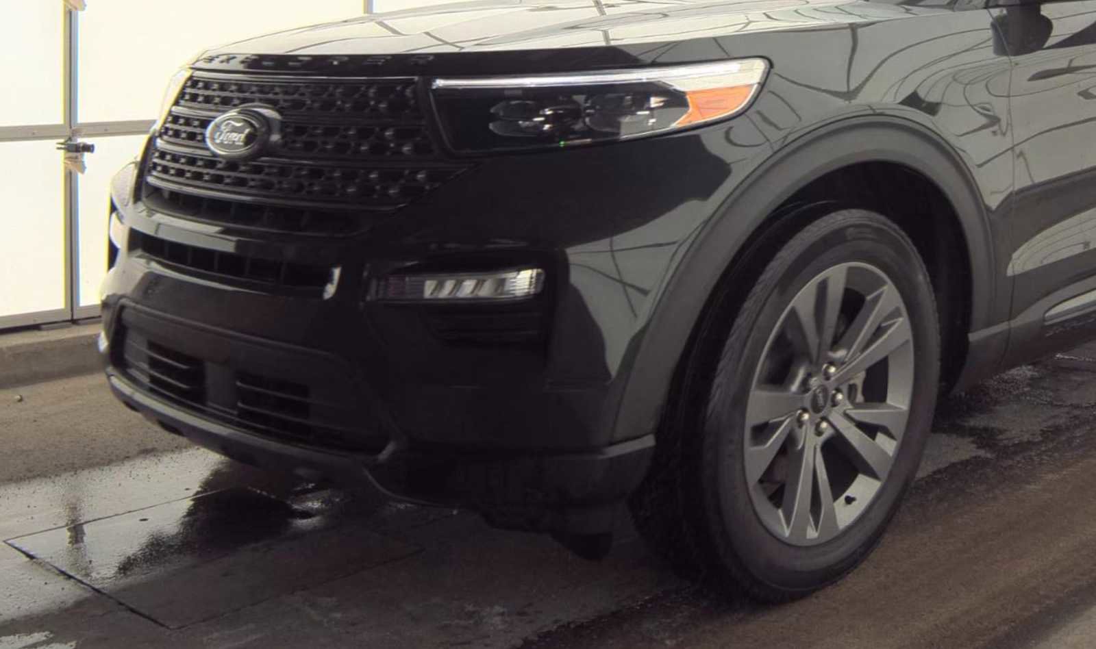 Used 2023 Ford Explorer XLT w/ Equipment Group 202A image 22