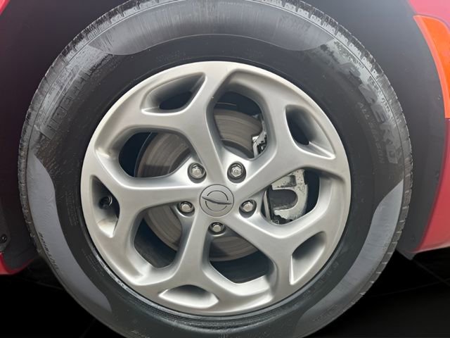 Used 2024 Chrysler Pacifica Limited FWD image 11