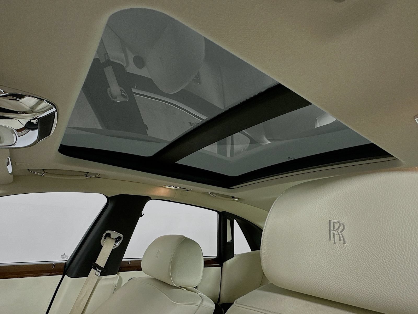 Used 2010 Rolls-Royce Ghost RWD image 31
