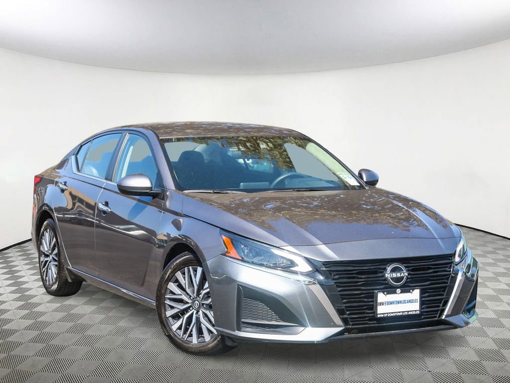 Used 2023 Nissan Altima 2.5 SV
