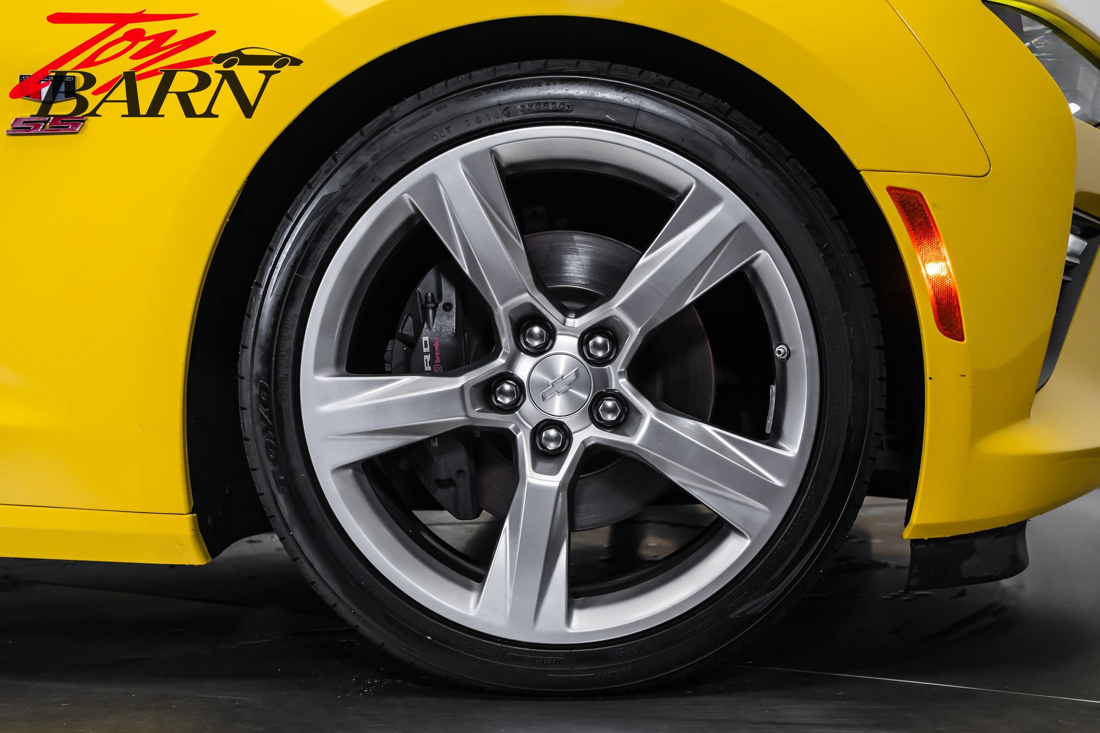 Used 2016 Chevrolet Camaro SS RWD image 16