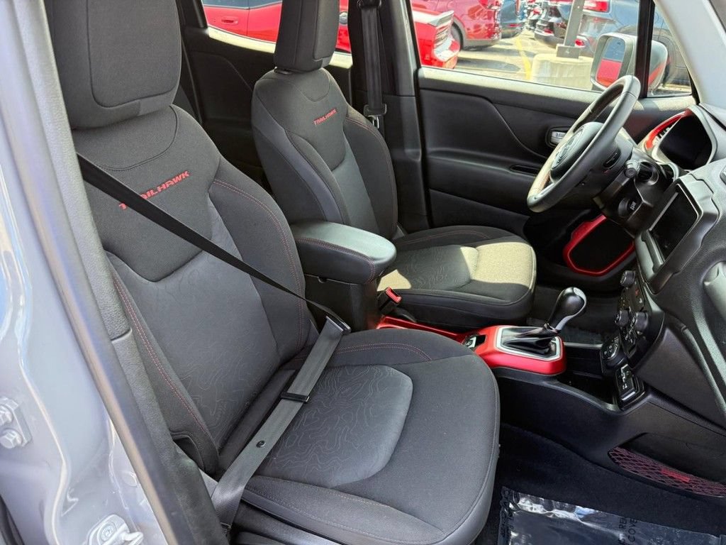 Certified 2020 Jeep Renegade Trailhawk AWD/4WD image 6