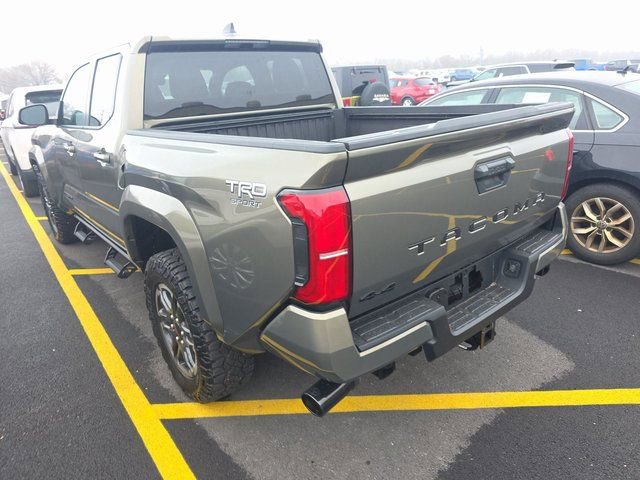 Used 2025 Toyota Tacoma TRD Sport image 7