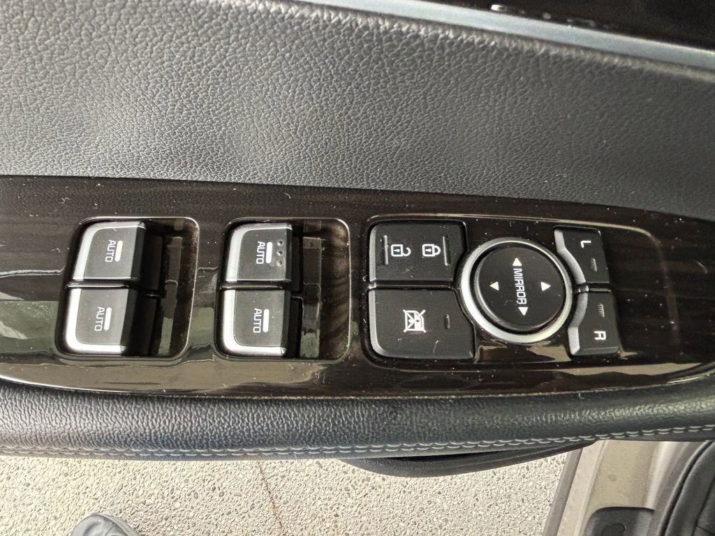 Used 2019 Kia Sorento LX image 27