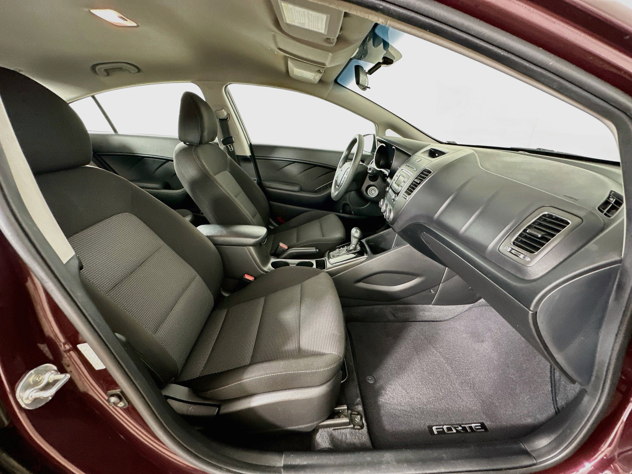Used 2017 Kia Forte LX FWD image 28