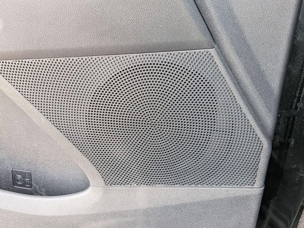 Used 2023 Kia Sorento LX image 14