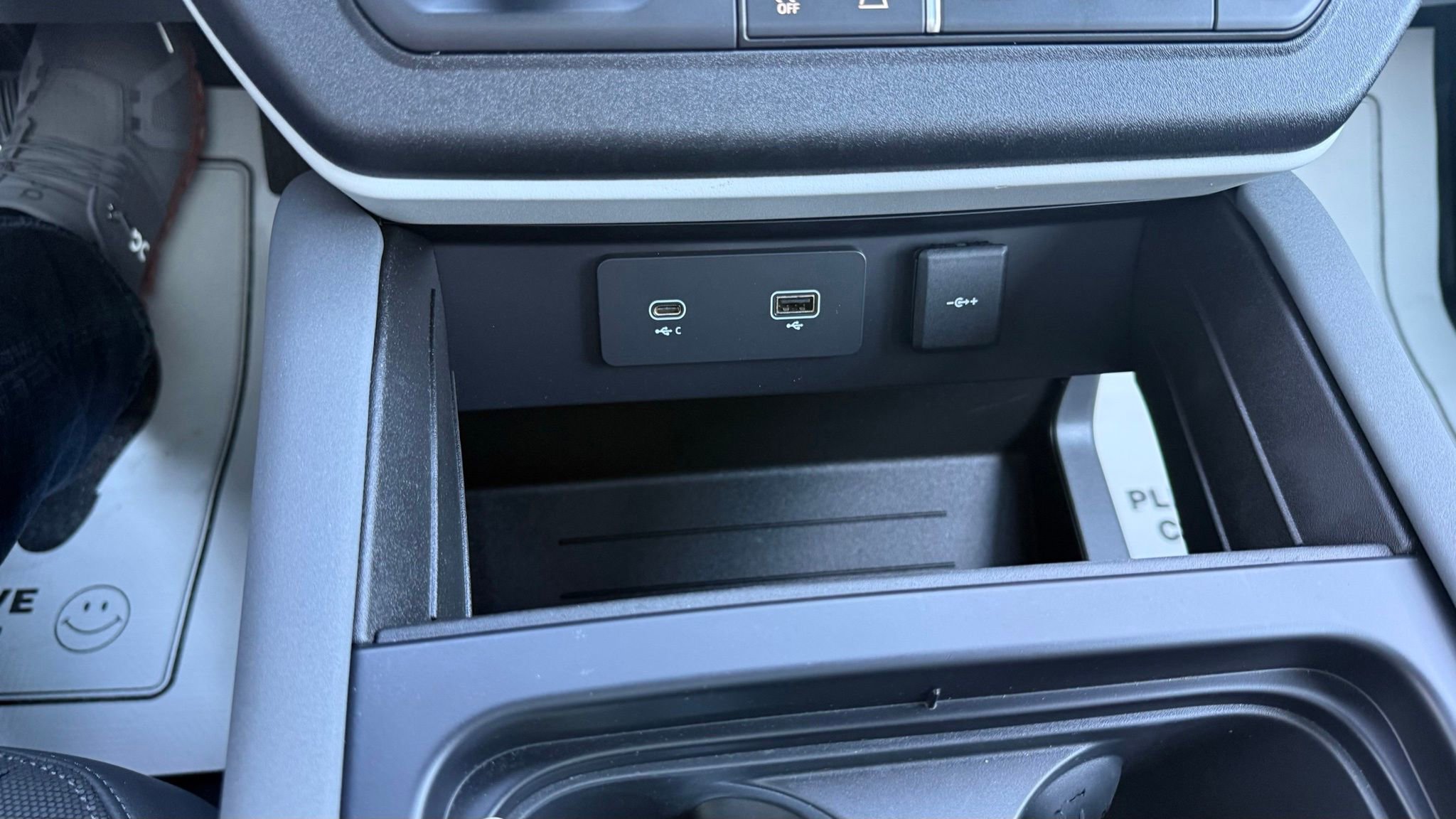 Used 2023 Land Rover Defender 110 X-Dynamic SE image 44