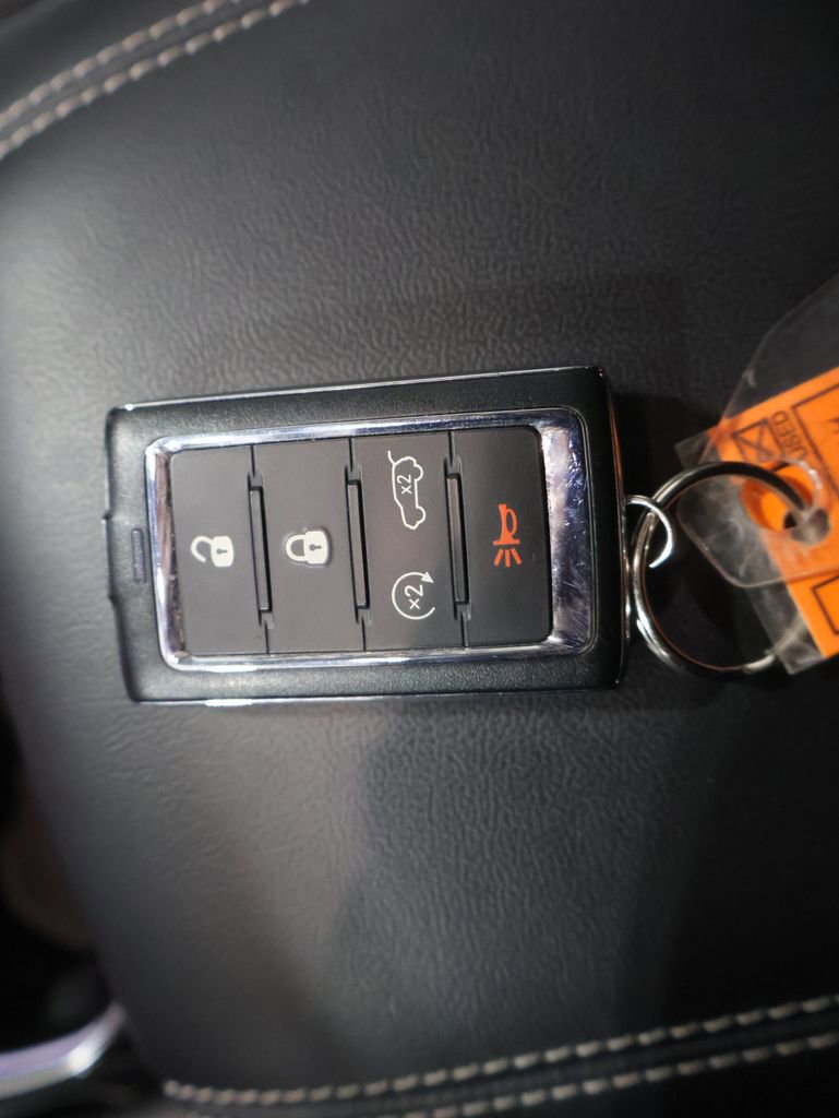 Used 2023 Jeep Grand Cherokee L Limited w/ Trailer Tow Group (B) image 29