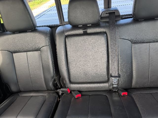 Used 2015 Ford F250 Lariat w/ Lariat Ultimate Package AWD/4WD image 13