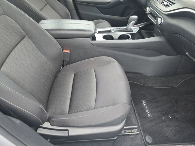 Used 2024 Nissan Altima 2.5 SV image 21