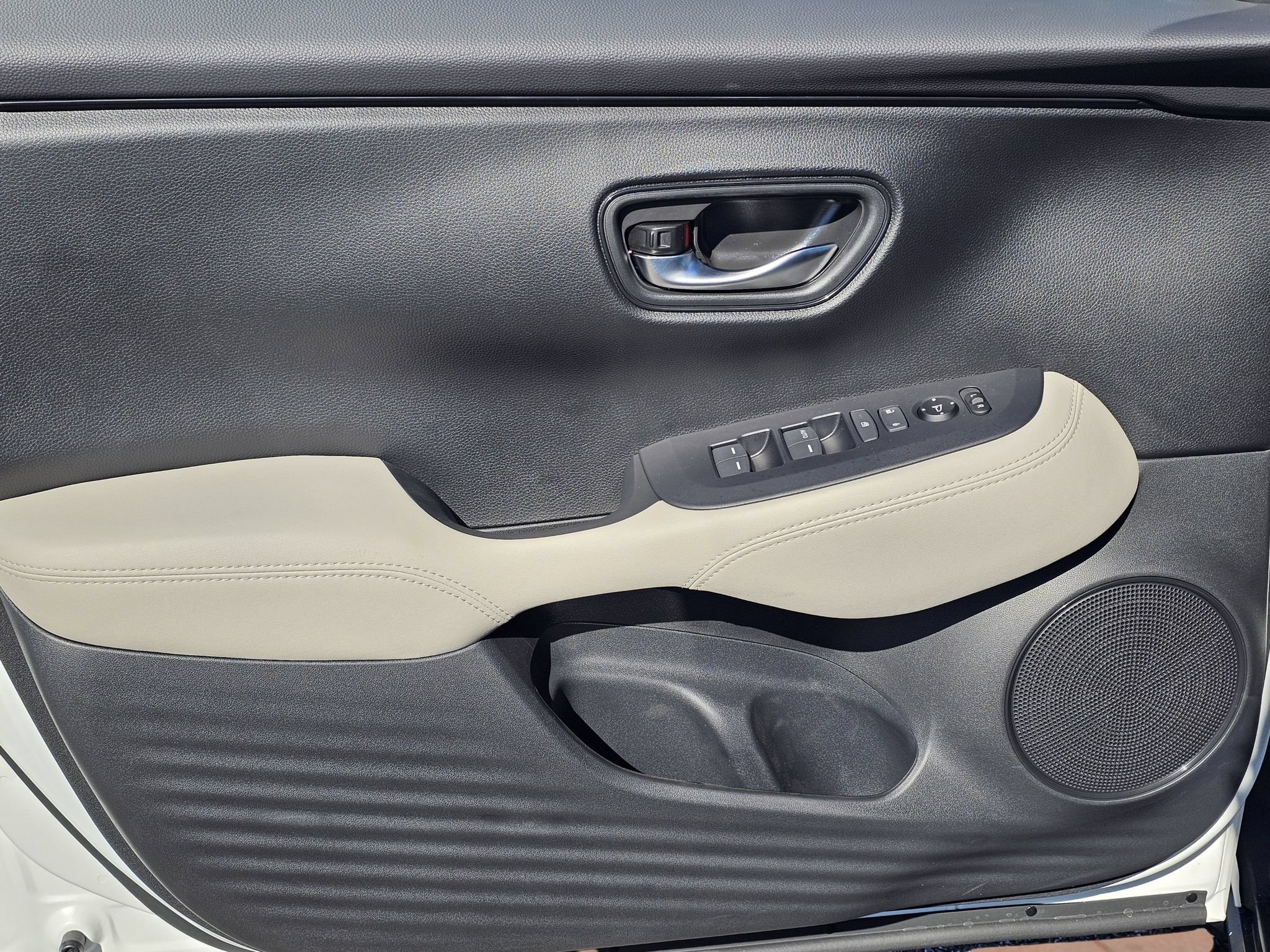 New 2027 Honda HR-V LX image 14
