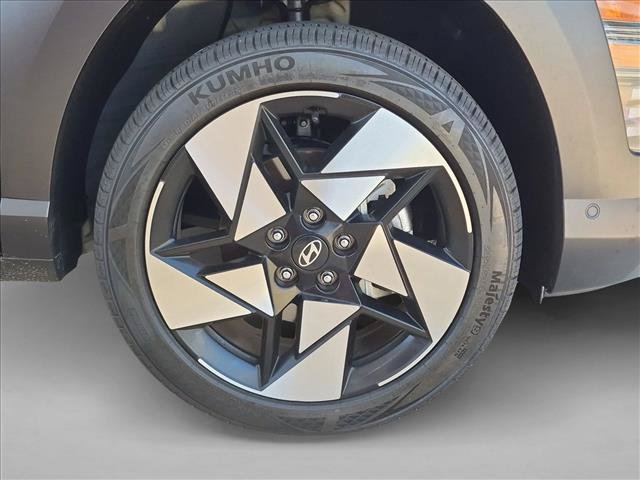 Used 2024 Hyundai Kona Limited AWD/4WD image 26