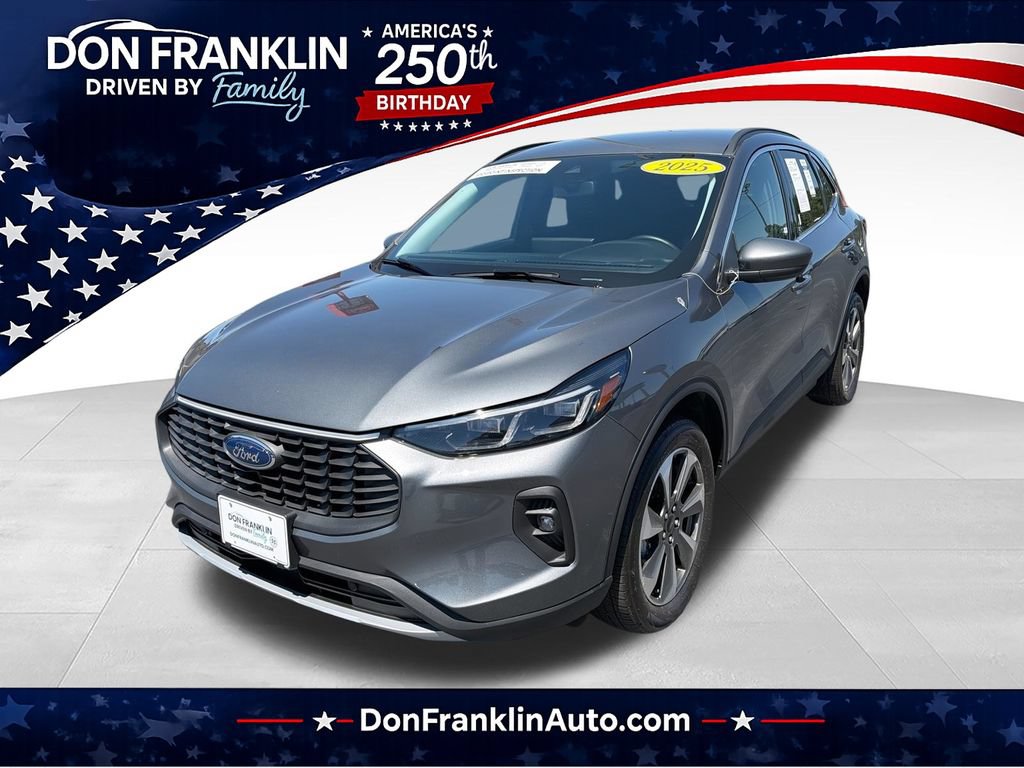 Used 2025 Ford Escape Platinum AWD/4WD image 1