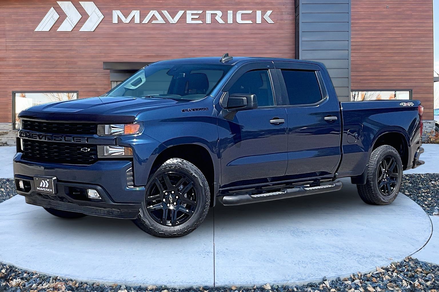 Used 2022 Chevrolet Silverado 1500 Custom w/ LPO, Blackout Package AWD/4WD image 3