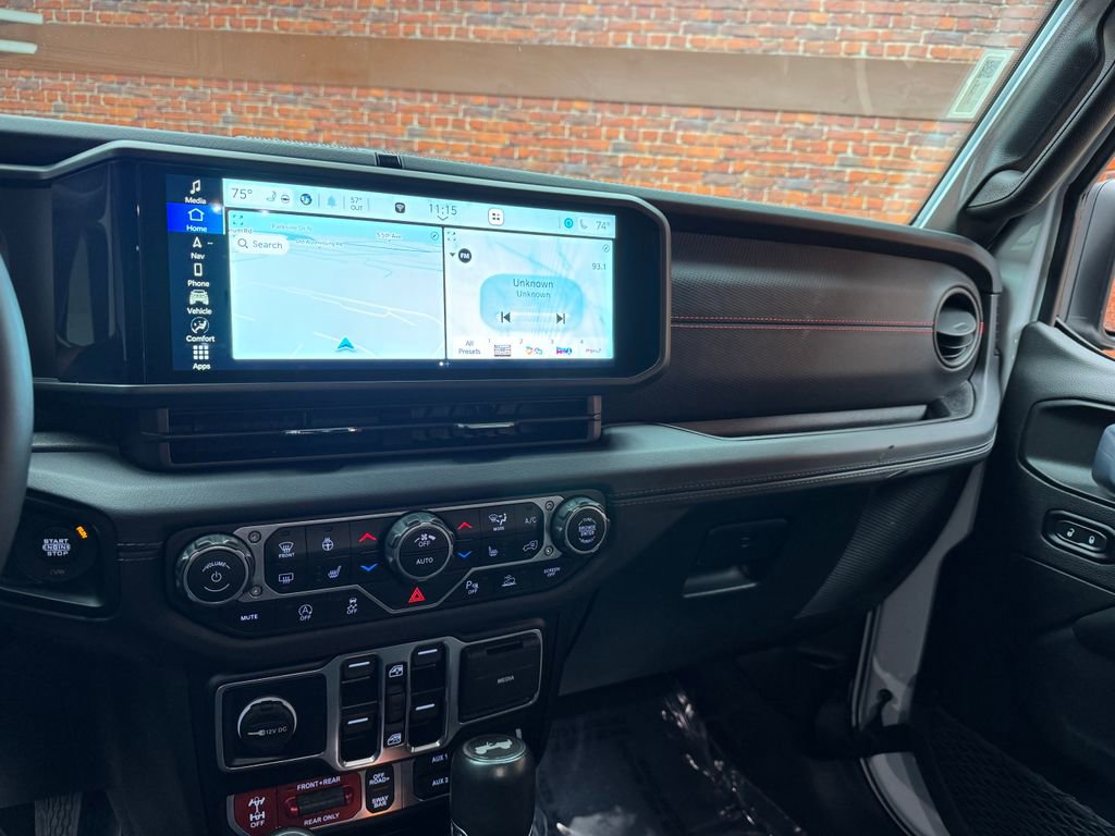 Used 2024 Jeep Wrangler Unlimited Rubicon image 17