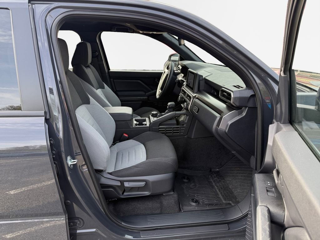 Used 2025 Toyota 4Runner TRD Off-Road image 25