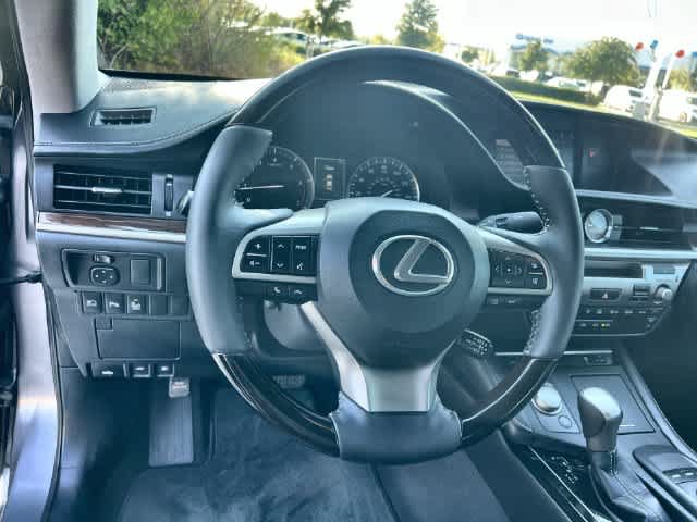 Used 2017 Lexus ES 350 w/ Premium Package FWD image 17