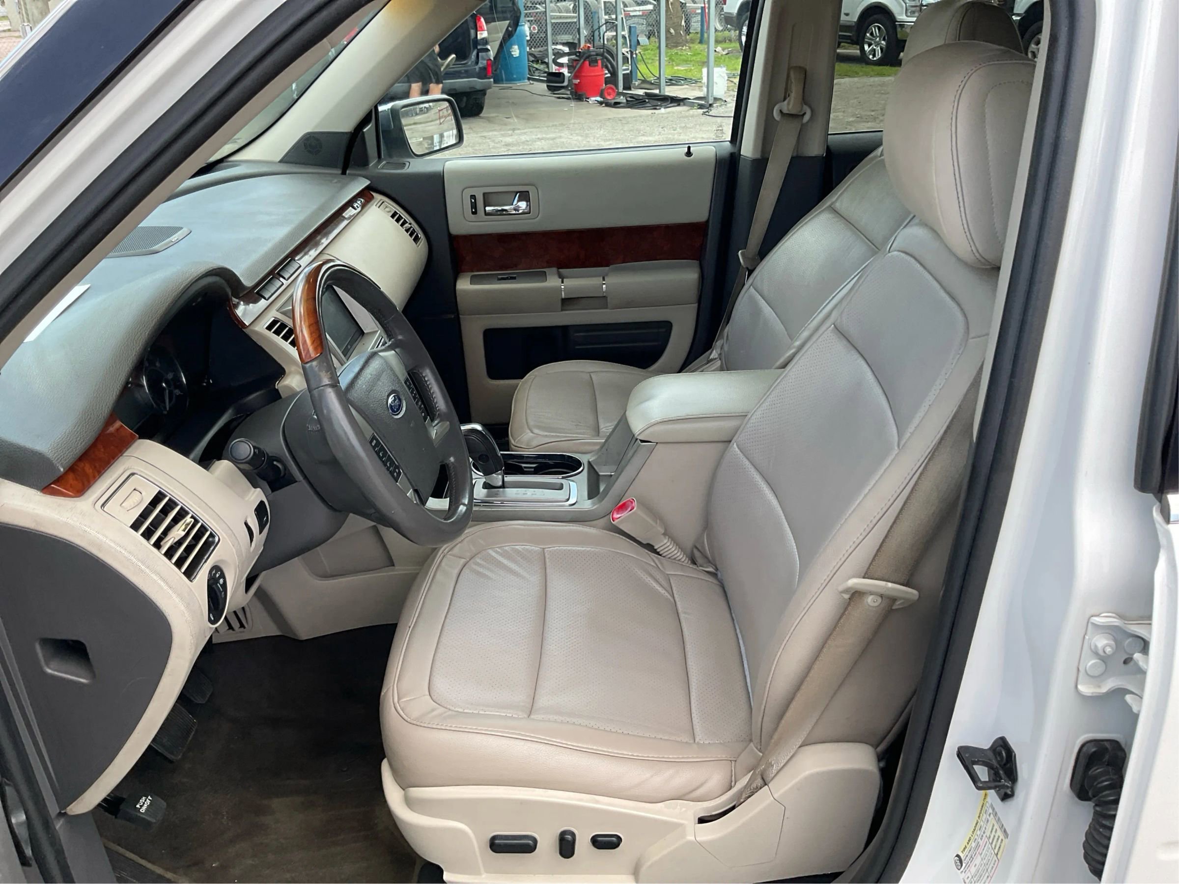 Used 2011 Ford Flex Limited FWD image 9