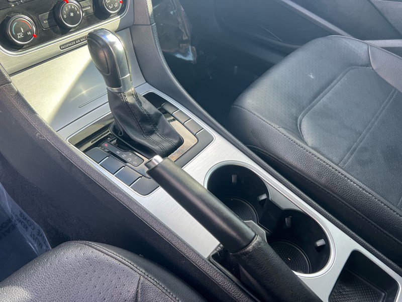 Used 2013 Volkswagen Passat 2.5 SE image 31