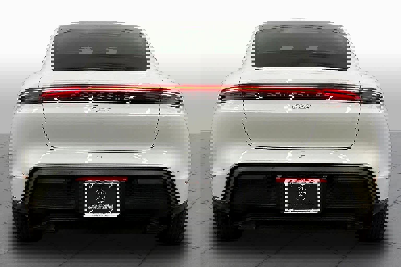 Used 2023 Porsche Taycan RWD image 4