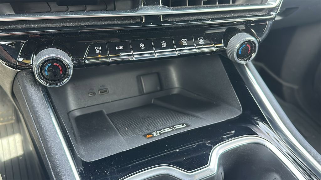 Used 2024 Chevrolet Traverse LT w/ Trailering Package image 22