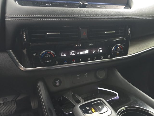 Used 2024 Nissan Rogue Platinum w/ Platinum Premium Package FWD image 20