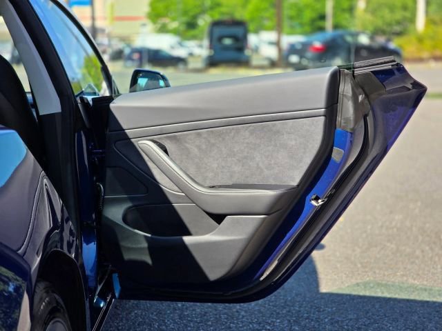 Used 2020 Tesla Model 3 Standard Range Plus image 25