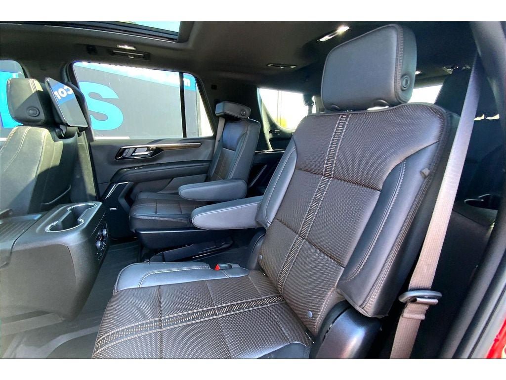 Used 2026 Chevrolet Tahoe High Country AWD/4WD image 28