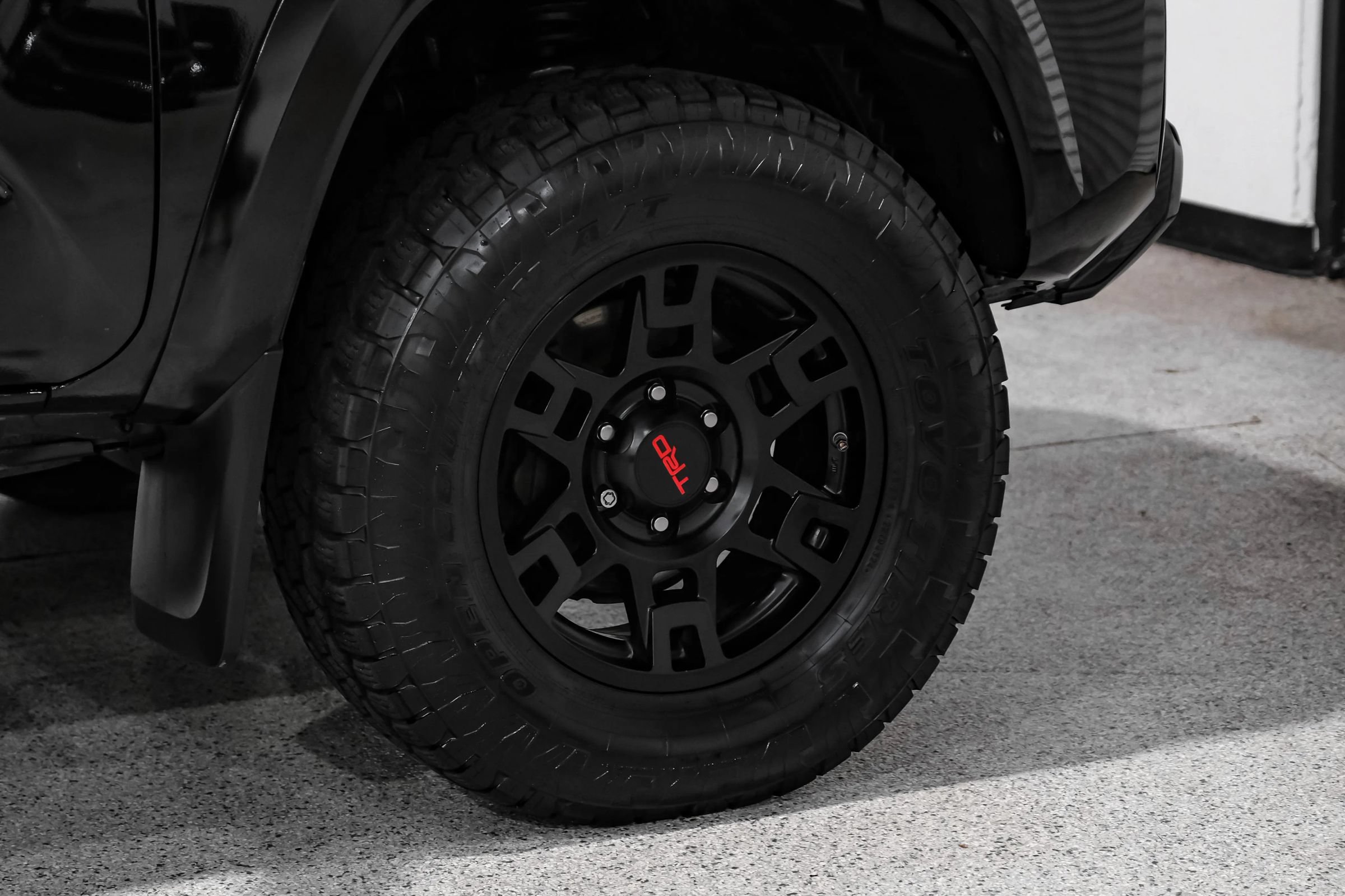 Used 2017 Toyota Tacoma TRD Sport w/ Premium & Technology Package AWD/4WD image 55