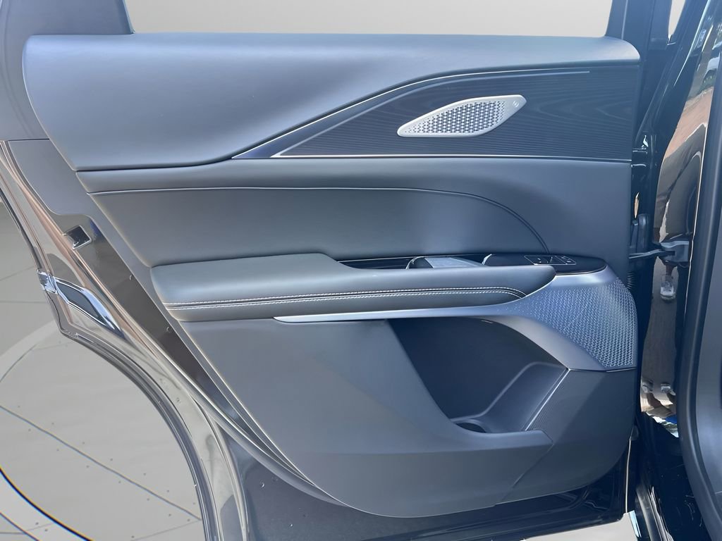 New 2026 Cadillac Lyriq V image 18