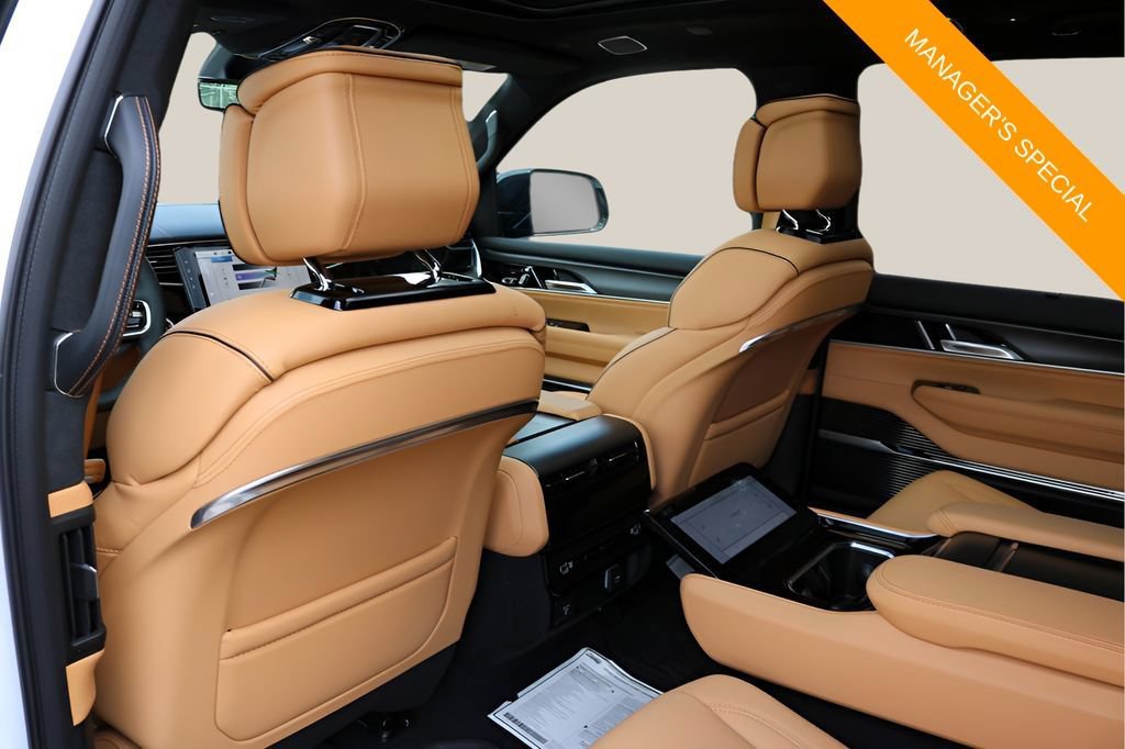 New 2026 Jeep Grand Wagoneer Summit AWD/4WD image 16