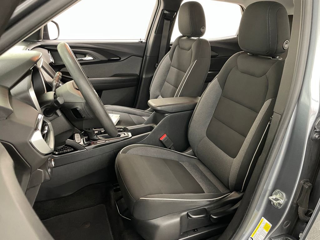 Used 2021 Chevrolet TrailBlazer LS FWD image 17