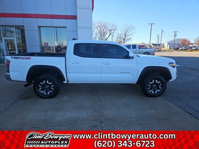 Used 2023 Toyota Tacoma TRD Off-Road image 9